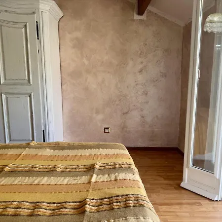 Host4u - Casa Uccia Artallo Apartment *